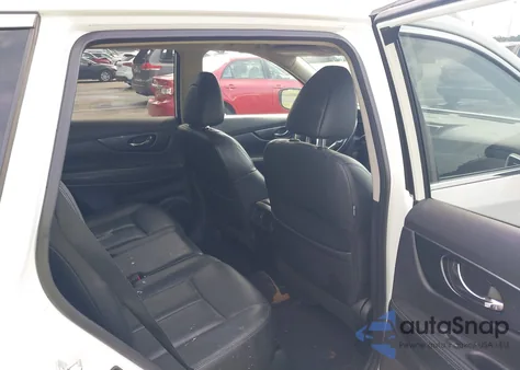 2015 Nissan Rogue Sl z USA, uszkodzony, nr VIN 5N1AT2MT7FC767360